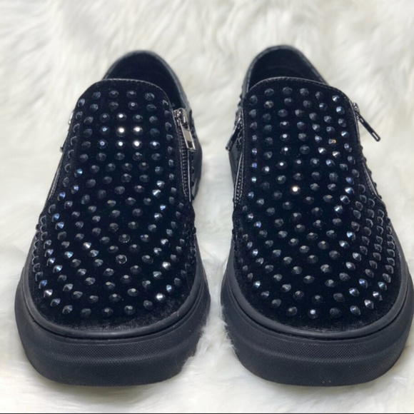 Steve Madden Other - Steve Madden Slip-ons size 10